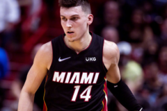 NBA常规赛热火118-92战胜公牛  洛瑞16分14助攻拉文空砍33分