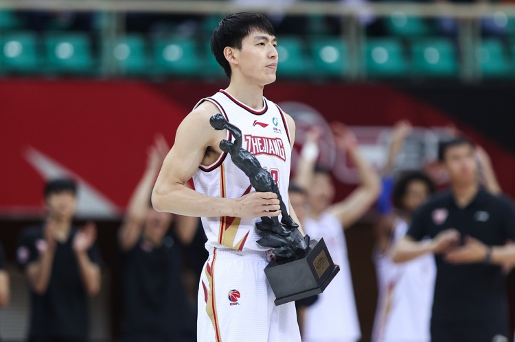 吴倩在一场比赛中得到36分和12次助攻 CBA历史季后赛第一本土球员