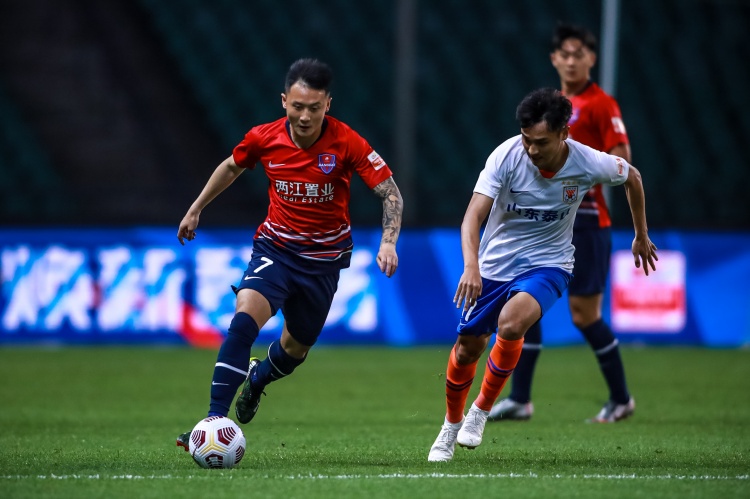 半场休息-董红林临时受伤山东泰山0-0重庆两江比赛