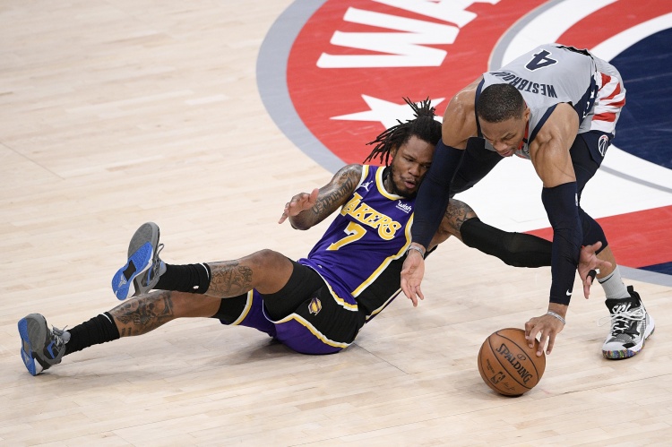 邵伟在常规赛的抢断让马克·杰克逊并列NBA历史第32名