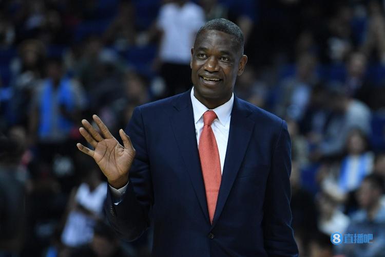 摇手指成为经典！前NBA球员穆托姆博55岁生日快乐