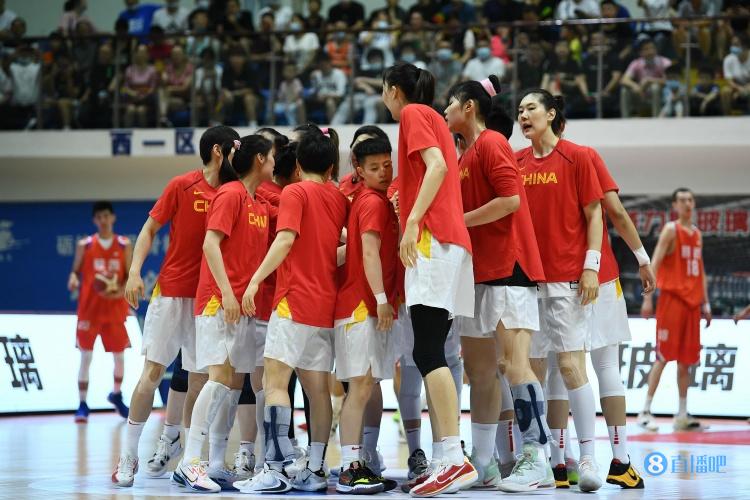热身赛——李月如以21分11个篮板击败陕西男篮青年队