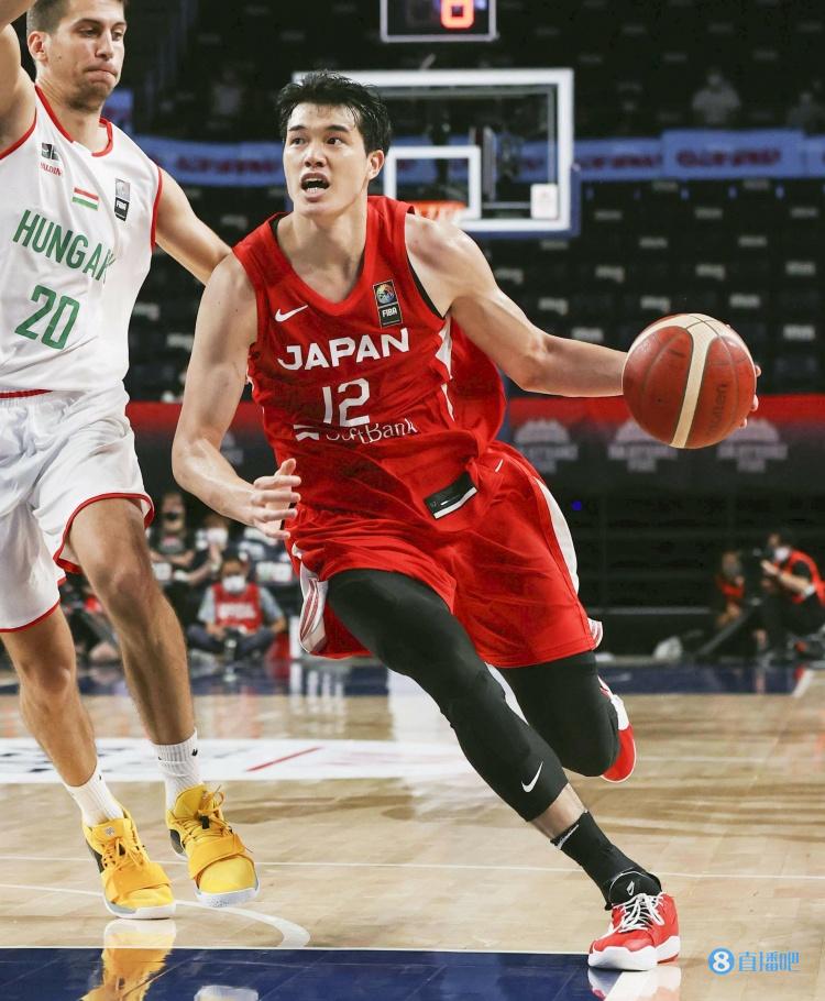 渡边秀雄在奥运会前的五场热身赛中 场均得到18.2分5.8个篮板