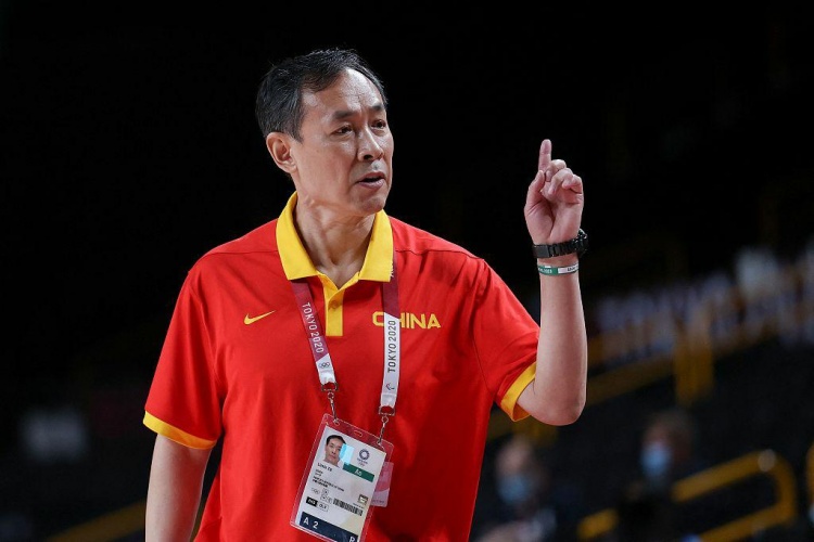 许利民是WCBA最成功的主教练之一 他带领中国女篮重夺亚洲冠军
