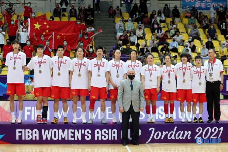 新京报：最近5届亚洲杯都能站上领奖台 中国女篮仍然配得上掌声
