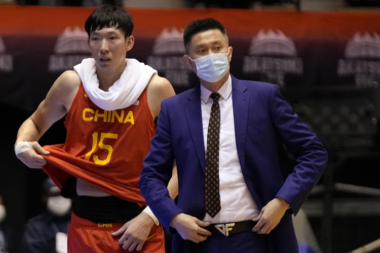 宋翔点评大名单：中国男篮锋线略显单薄 易建联正逐渐淡出国家队