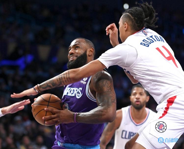 詹姆斯已和大儿子布朗尼的两位高中队友在NBA有过交手