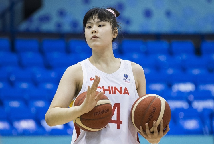 真挚的祝福！祝中国女篮球员李月汝23岁生日快乐