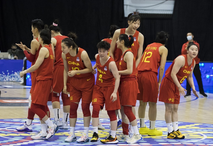 篮协官方：中国女篮出访队伍新增一例阳性 累计共10例