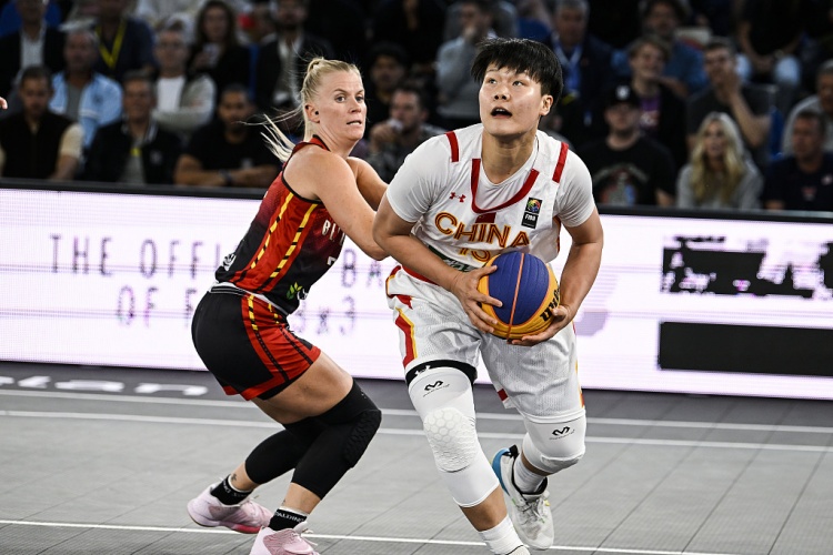 中国女篮夺得三人篮球世界杯季军 姜佳音：我们值得被永远记住