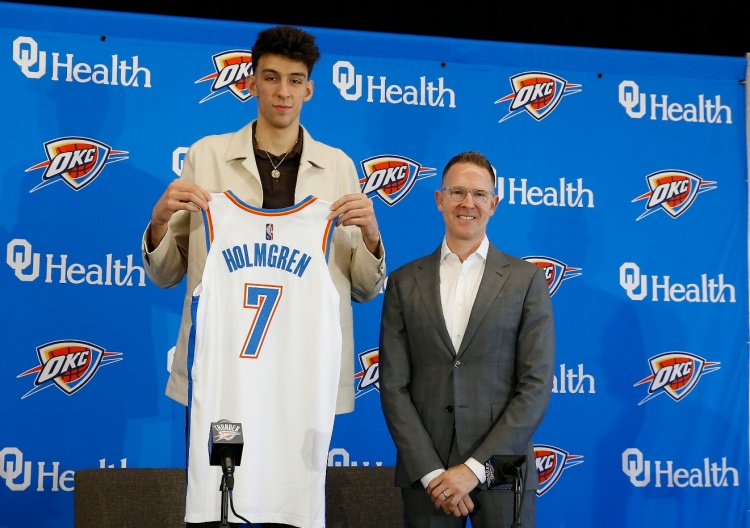 筷子兄弟联手！榜眼霍姆格伦先发出战夏联 迎NBA生涯首秀