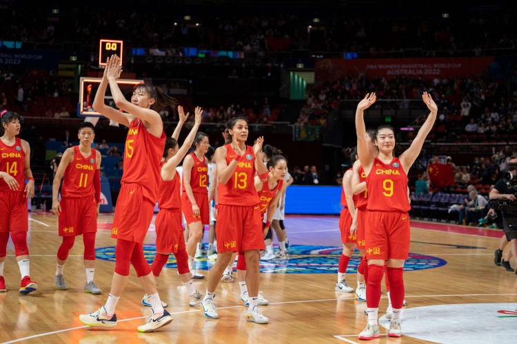 中国女篮提前晋级世界杯八强 1/4决赛对阵将由抽签决定