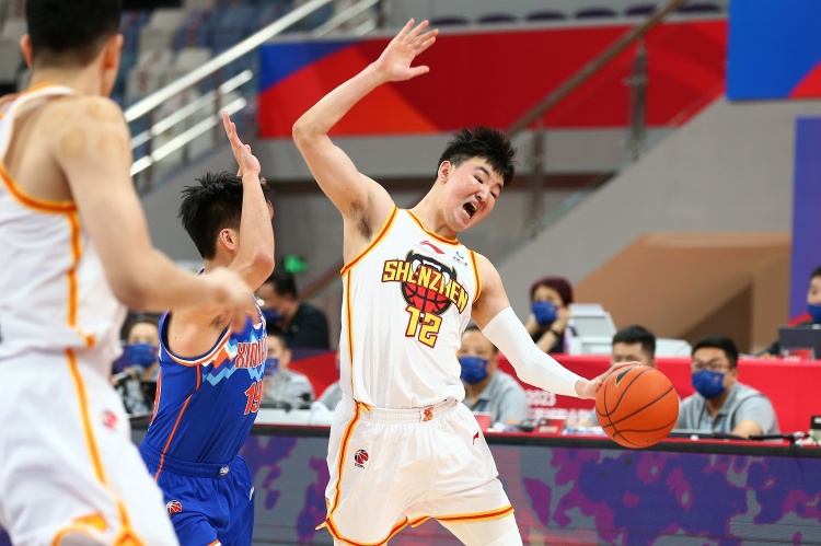 大狙！顾全11投6中得15分3板 最后7秒飙超远三分仍难救主