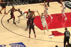 NBA常规赛公牛117-107战胜独行侠 拉文23分