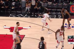 NBA常规赛篮网95-118惨败公牛5连胜遭终结 杜兰特38+10 德罗赞28+4