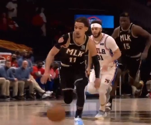NBA-恩比德22 13特雷-杨34 12 76人拿下老鹰并拖入抢七