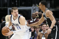 NBA常规赛独行侠vs篮网比赛前瞻分析 哈登能否率队力克对手保卫榜首