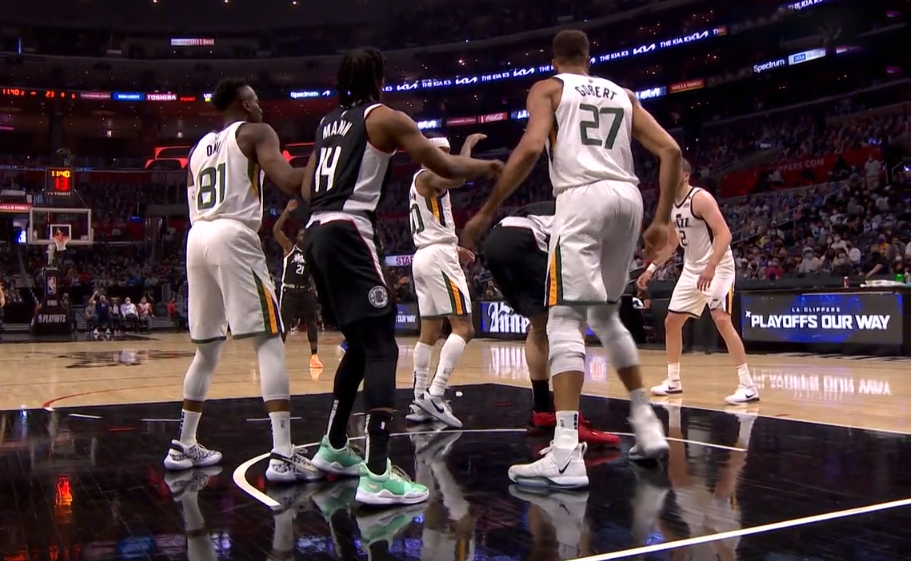 NBA每日评论:小卡砍34 12快船夺回主场一城