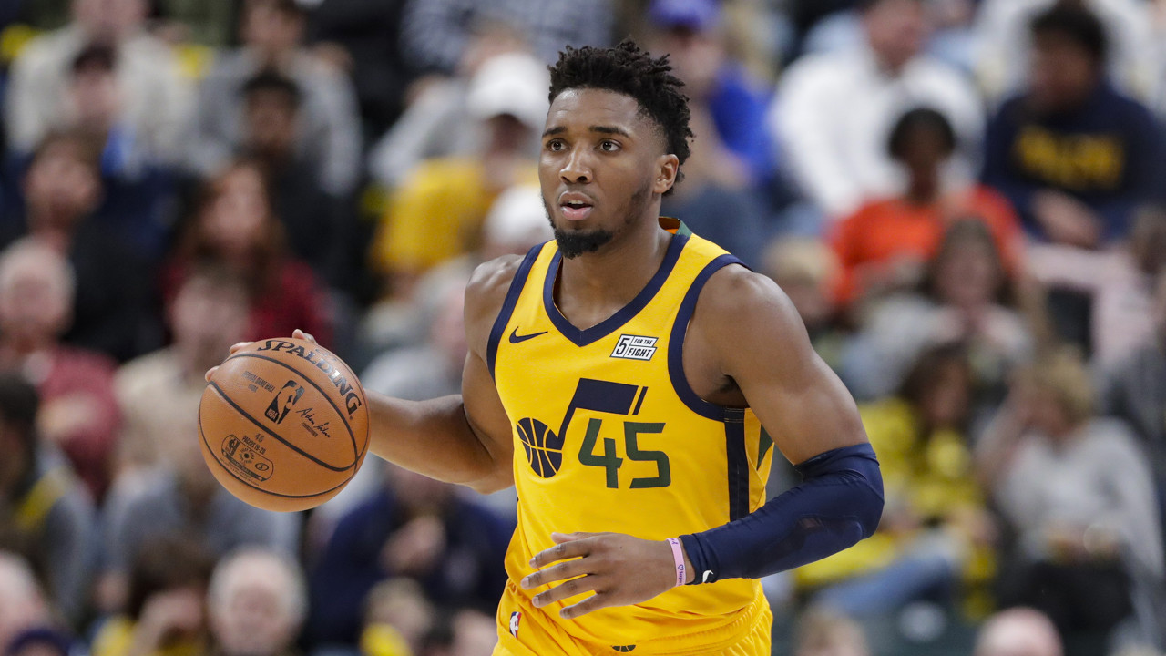 米切尔在连续五场季后赛中获得了至少五个3分的NBA历史第三人