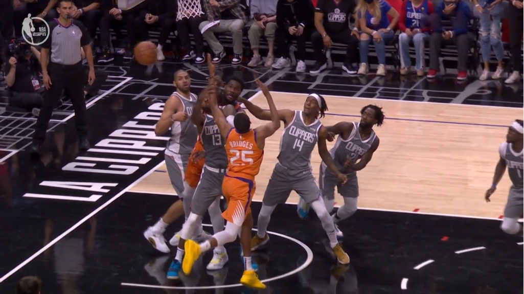NBA-艾顿19 22乔治23 16 6孙险胜快船拿到赛点