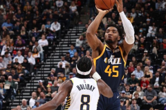 NBA常规赛爵士100-111不敌步行者 布罗格登30分米切尔空砍26分