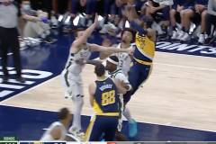 NBA常规赛雄鹿118-100步行者 字母哥26分13篮板霍勒迪23分