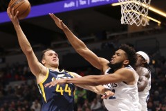 爵士连续三场比赛至少命中20记三分球 NBA历史首队