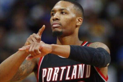NBA常规赛开拓者104-92大胜火箭送10连败 利拉德20+5+7 利特尔13+14