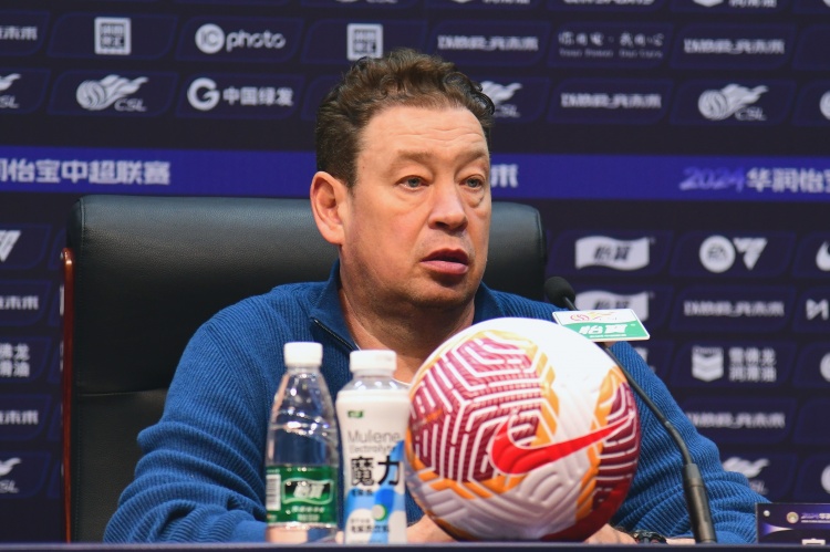 记者：申花战术根据对手随时调整，球员统一斯卢茨基功不可没