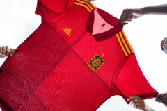 西班牙2020-2021欧洲杯球衣：抽象诠释经典