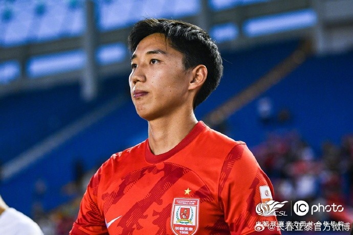 从陌生到熟悉，再到喜欢，曹永竞只用一个赛季就打动亚泰球迷