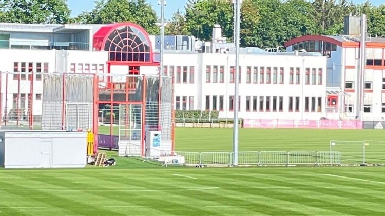 德天空：应纳格尔斯曼要求，拜仁将一直保留训练中心的巨大视频墙