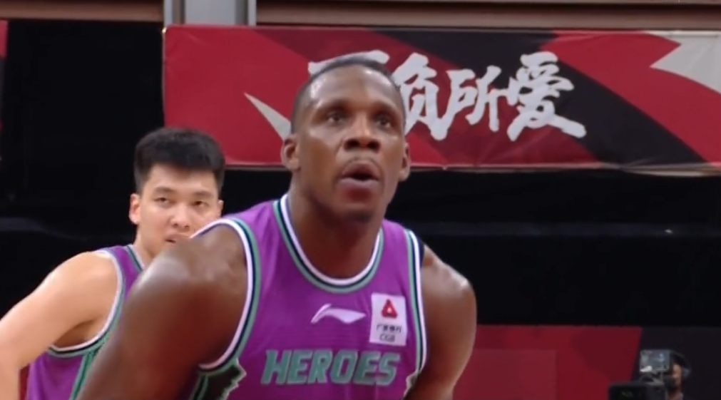 鲁传媒:教练组没有安排哈德森训练 但他不会错过今晚的决战