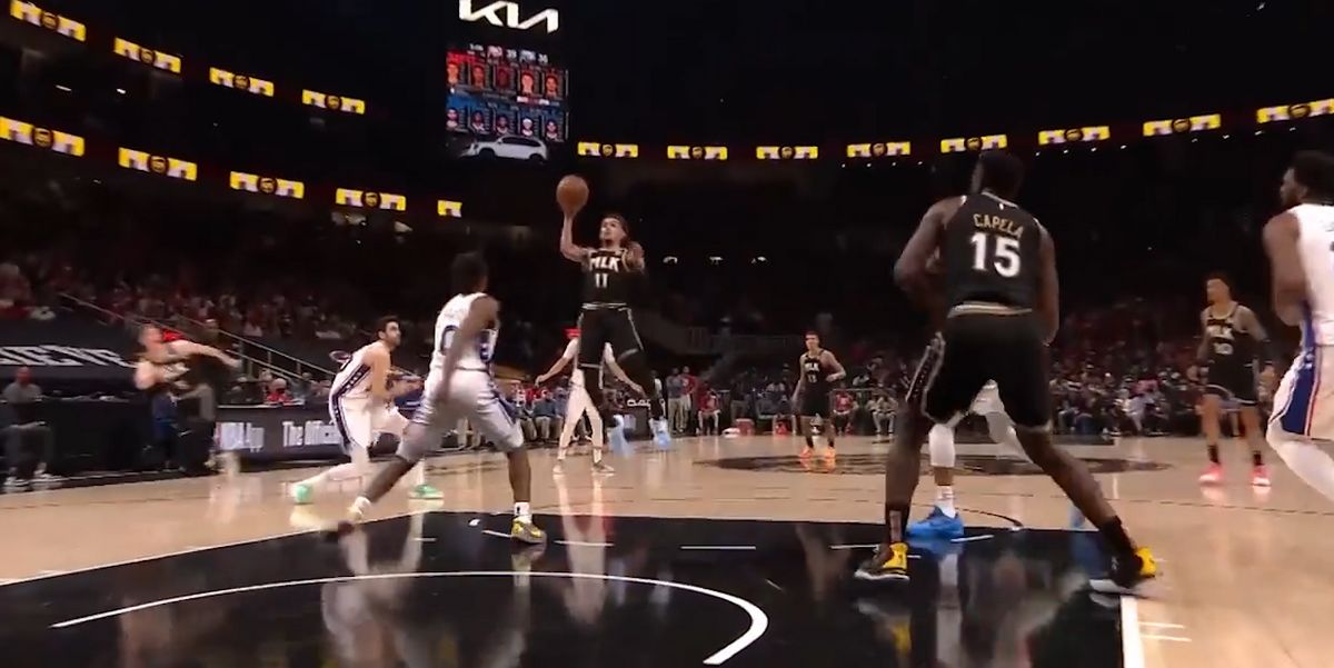 6月19日 NBA前五名的球柯林斯扣上了恩比丁·曼的单臂骑行扣戈贝尔