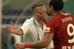 中超半场:青岛0-1栗鹏 河南 送多拉多射门