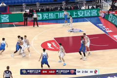 CBA联赛最新战报浙江男篮107:102新疆男篮 拉科塞维奇27分20篮板