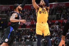 爵士104-118输给快船米切尔在空中拿下37分