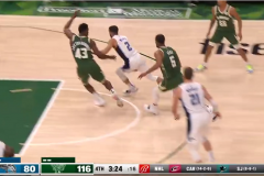 NBA常规赛雄鹿123-92大胜魔术取4连胜 双字母哥12+8+9