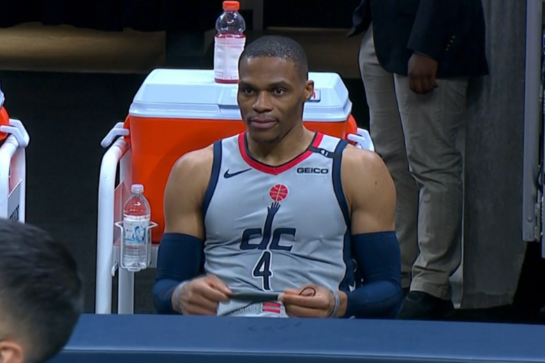里程碑！邵伟在常规赛的总得分超过伯德 上升到NBA第35名