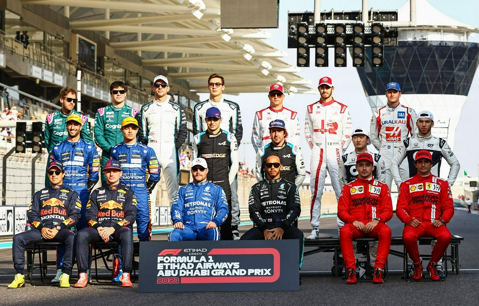 图集-2021赛季F1车手年终合影