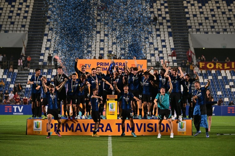 国际米兰青年队2-1战胜罗马青年队，夺得本赛季青年意甲联赛冠军