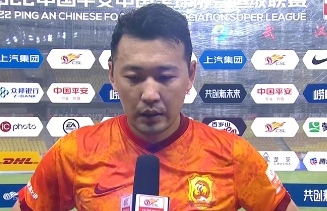 长江球员许东：沧州队三名外援前锋给我们制造了很多困难