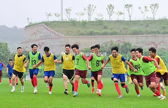 中国U15国少与韩国U15国少进行联合训练