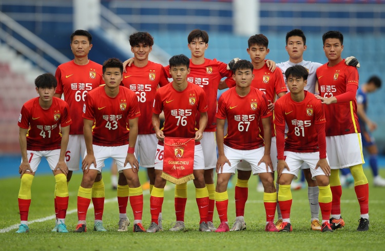 粤媒：广州队派年轻球员出战亚冠，创造了一系列尴尬的纪录
