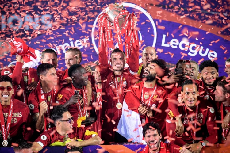 2020年的今天，利物浦赢下队史首座英超冠军