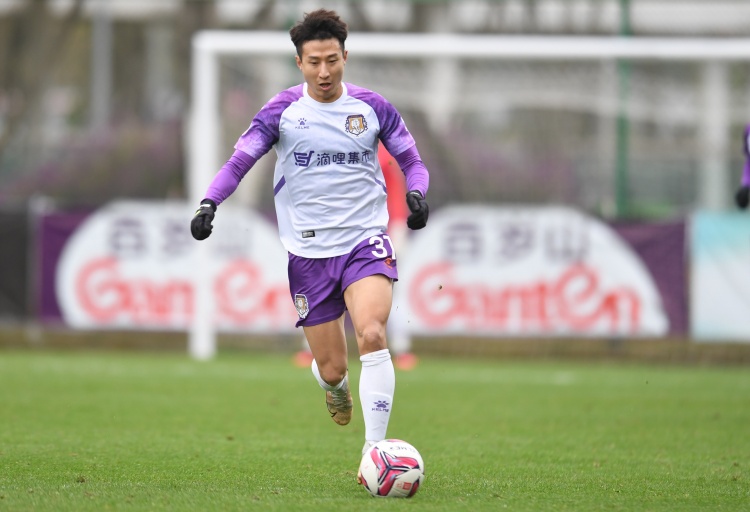 黑龙江冰城29岁前锋白子健转会淄博蹴鞠
