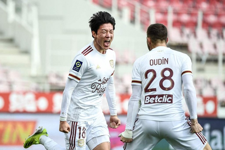 队报：MLS明尼苏达队500万欧报价黄义助遭拒，波尔图也在关注球员
