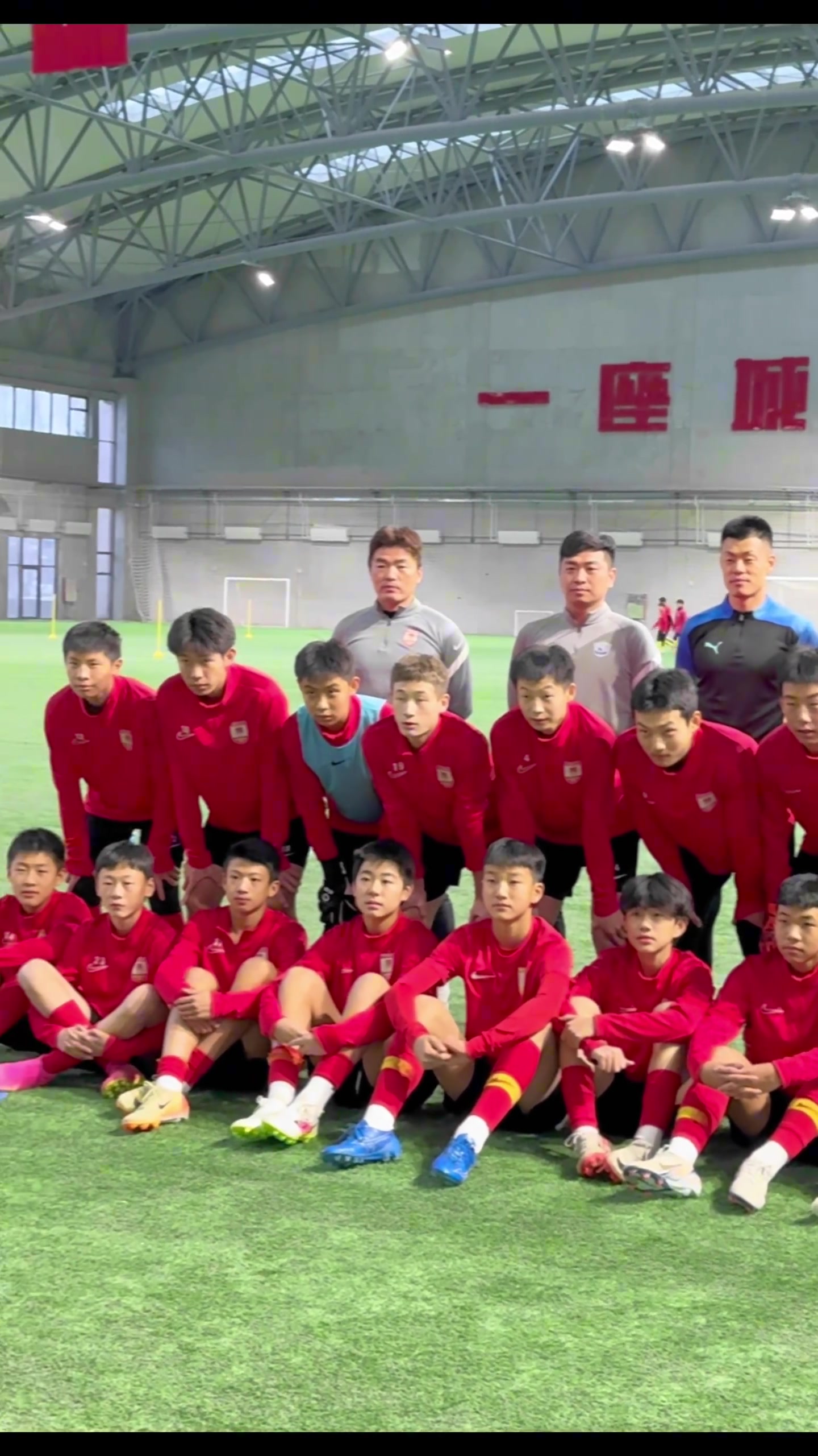 亚泰足球精神代代传老将组建“张笑飞朋友队”陪练U14队