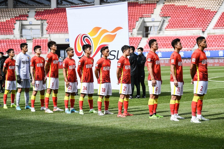 热议广州队降级：曾为中国足球做出贡献，即便受争议也应保持尊重