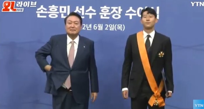 韩国体育界最高荣誉！韩国总统向孙兴慜颁发青龙勋章